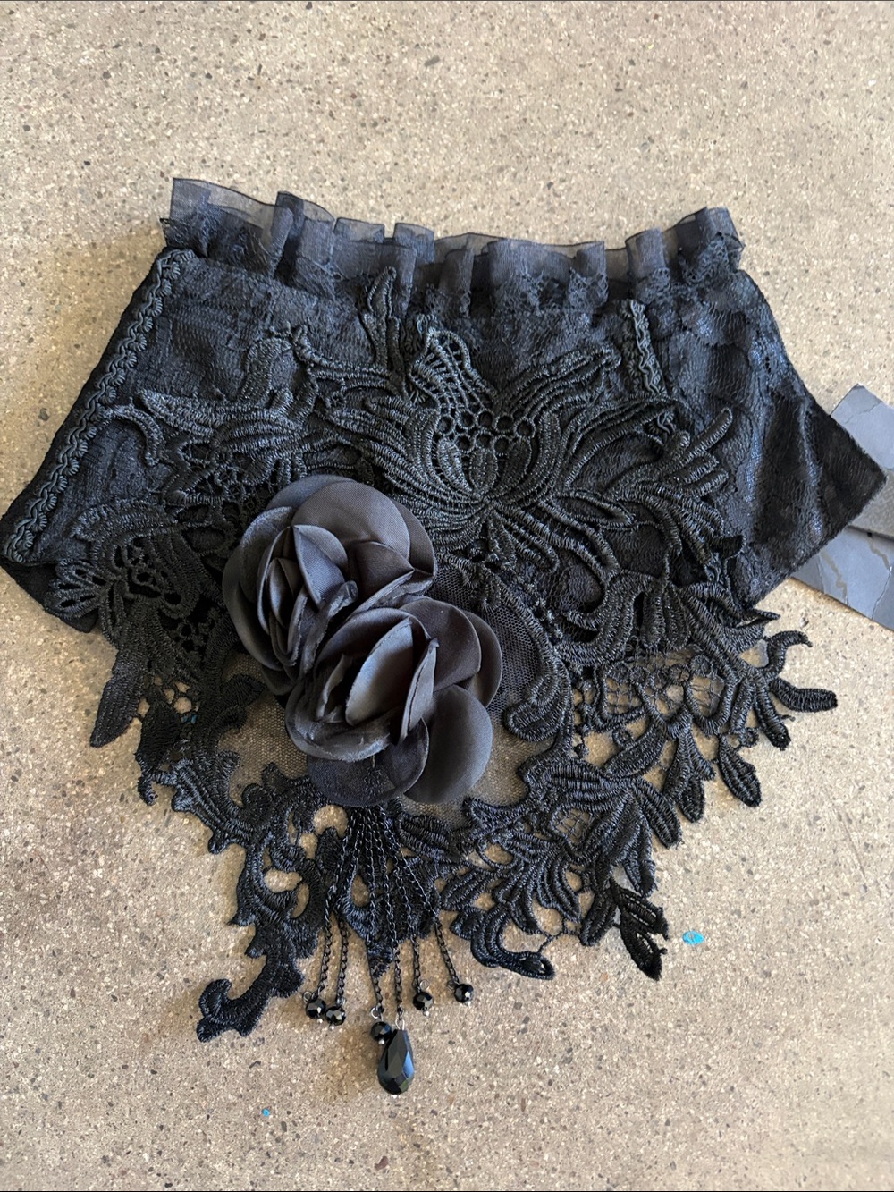 Black Lace Floral Appliqué Statement Choker